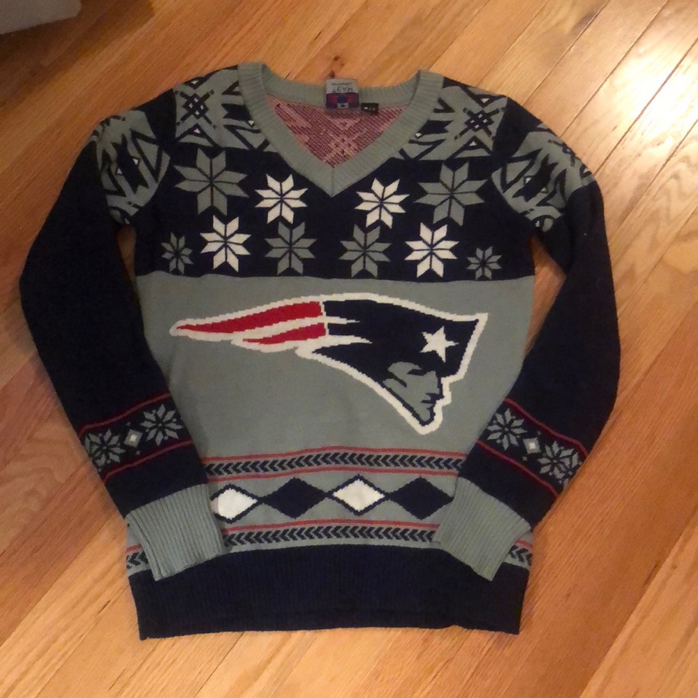Ladies small patriots sweater